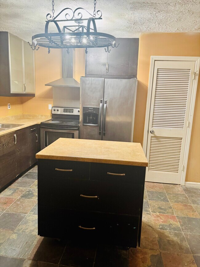 Foto del edificio - 2641 Parkside Way