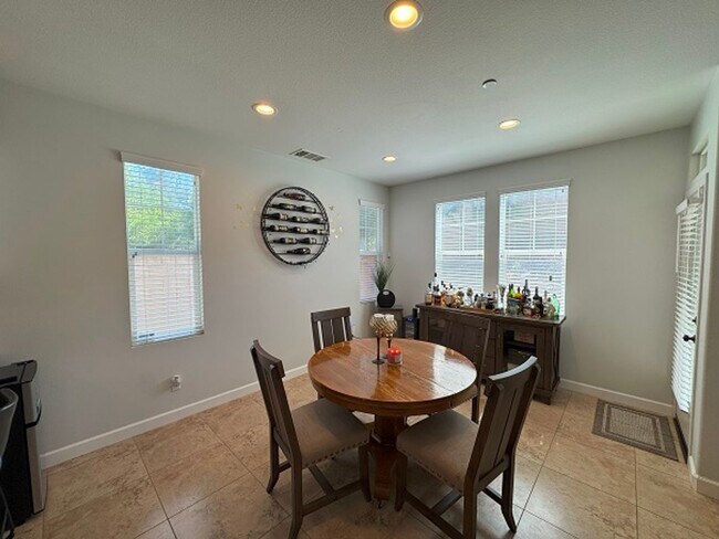 Building Photo - Beautiful House in Wolfcreek- Close to Pec...
