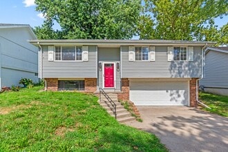 Building Photo - 5732 S 137th St