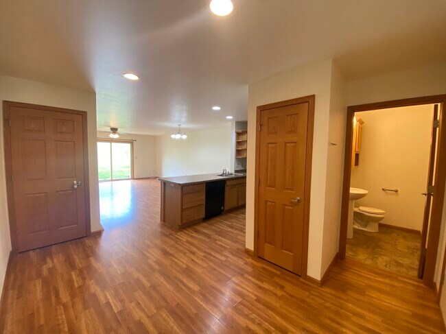 Foto del edificio - 478 Coronado Cir
