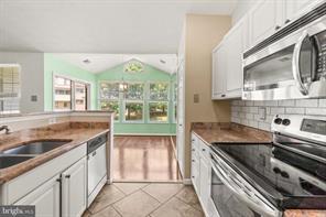 Foto del edificio - 8009 Township Dr