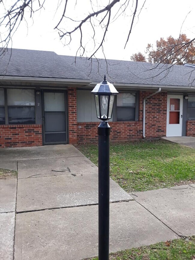 400 E Marion St Unit 8, Otterville, MO 65348 Apartments in Otterville