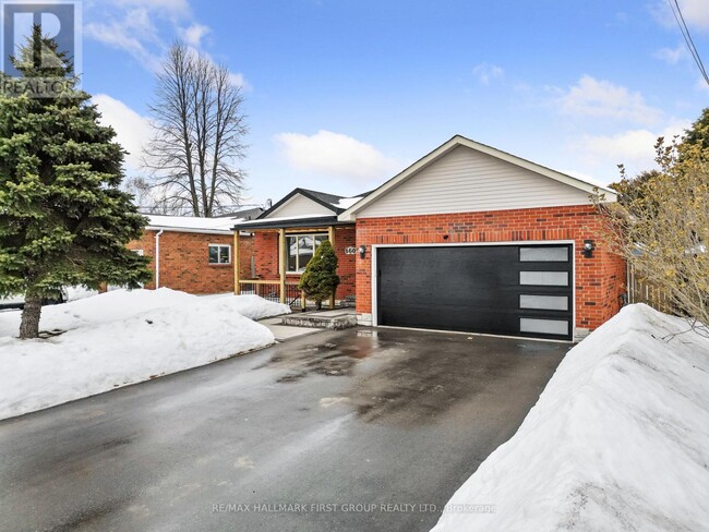 Building Photo - 660 Mackechnie Crescent