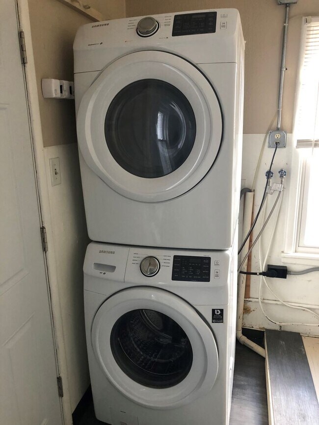 Foto del edificio - 2 Bed Home in Beaverdale area (Available March 15th)