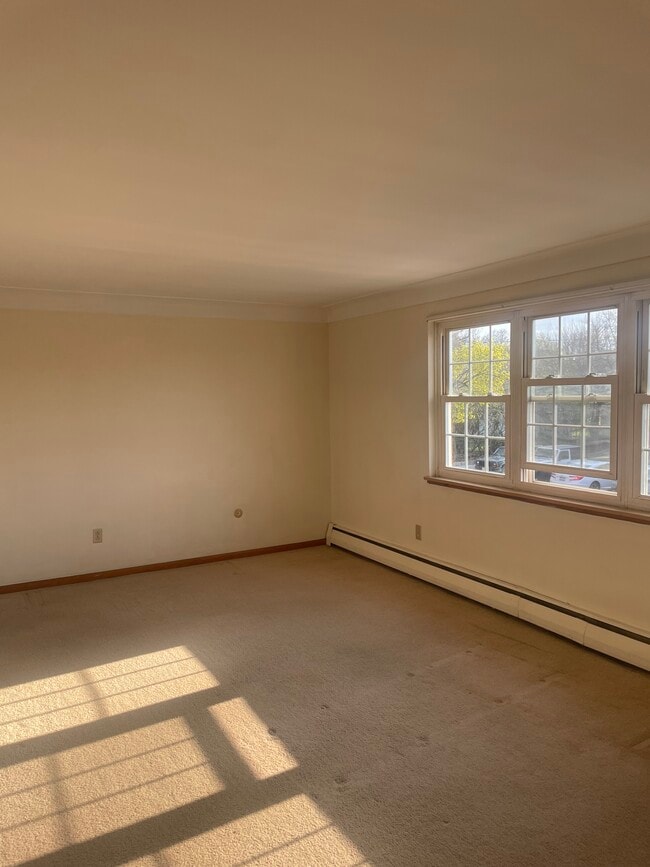 Building Photo - 767 Wehrle Dr