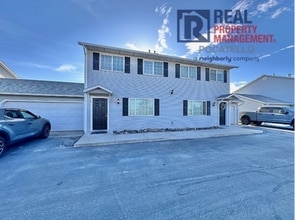Building Photo - 1596 Dustin Cir