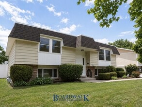 Building Photo - 3303 W Hector Dr