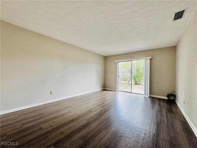 Foto del edificio - 3619 SE 9th Pl