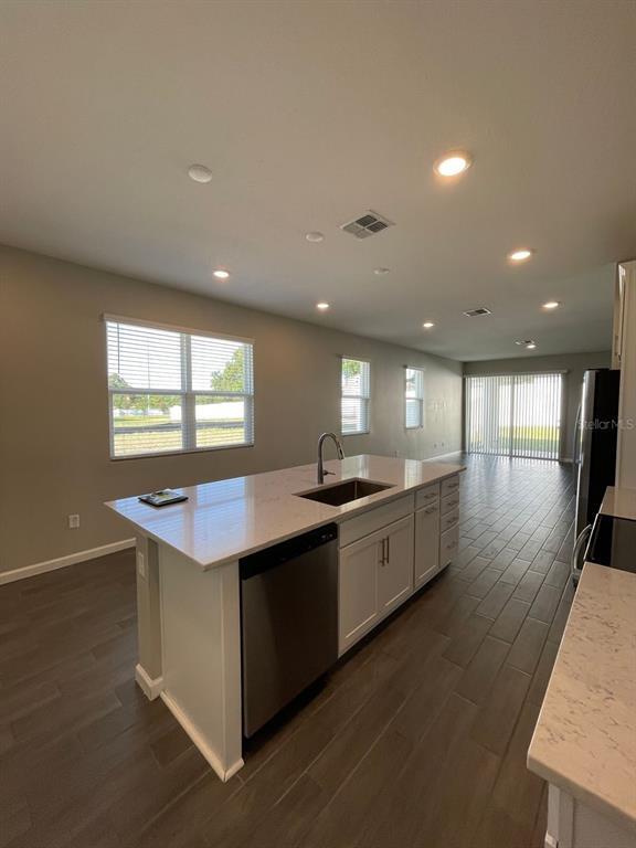 Foto del edificio - 824 Blue Creek Dr