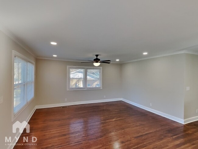 Building Photo - 2408 Dora Dr