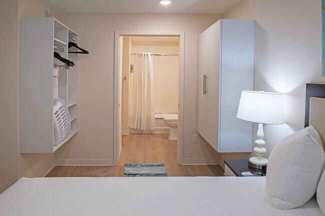 Foto del edificio - 2210 N Glenville Dr