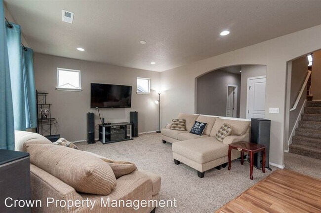 Foto del edificio - 4 br, 3 bath House - 3503 W. 10th Ct.