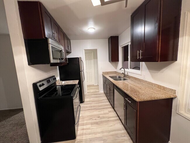 Foto del edificio - 3307 Helix St