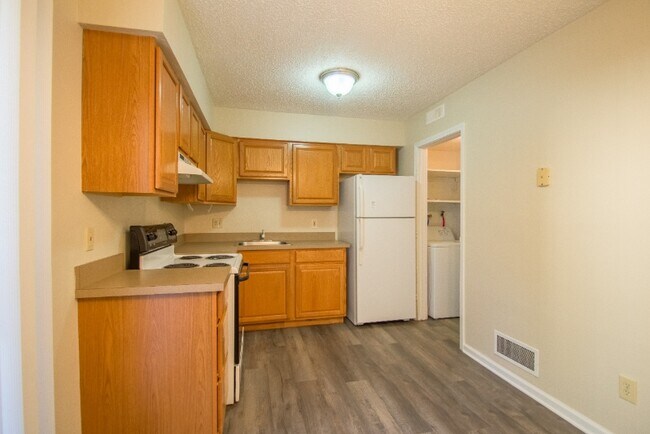 Foto del edificio - 221 Peppertree Ln