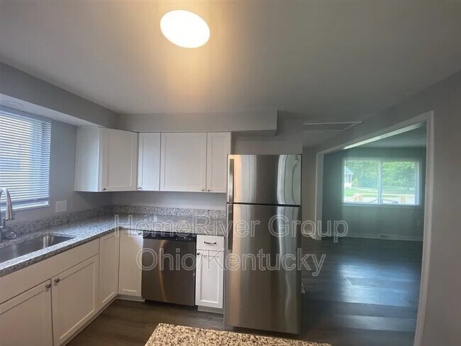 Foto del edificio - 4618 Farnham Ave