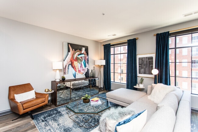 1BR, 1BA - 694 SF - LC RiverSouth