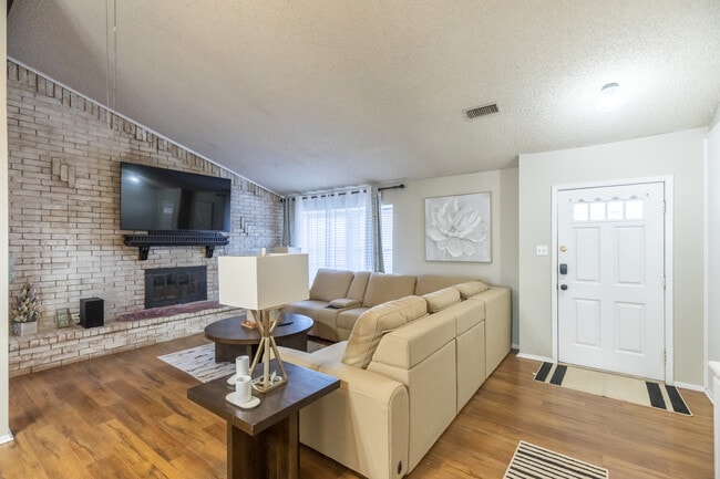 Foto del edificio - 5701 Quail Run St