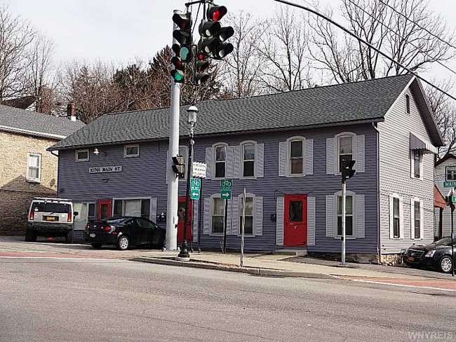 Building Photo - 10761 Main St