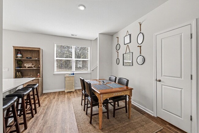 Building Photo - 8859 Shovelnose Ct