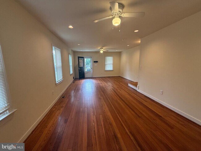 Foto del edificio - 1412 Charles St