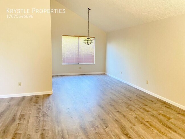 Foto del edificio - Wonderful American Canyon home on corner lot