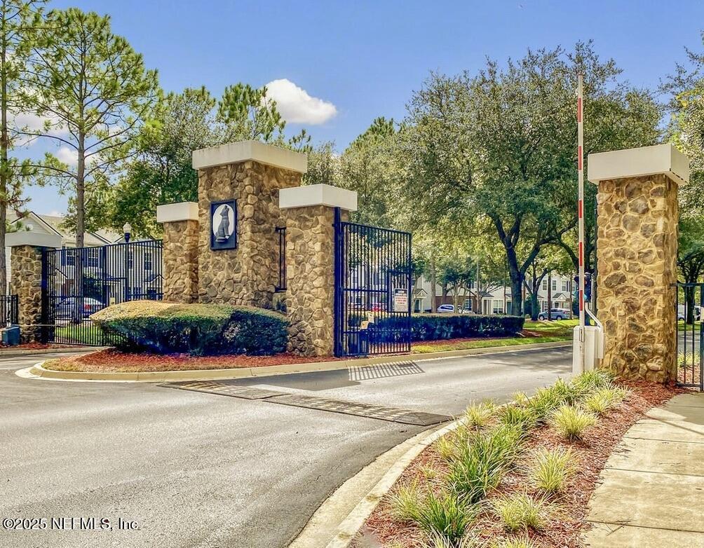 Foto principal - 3502 Summerlin Ln N