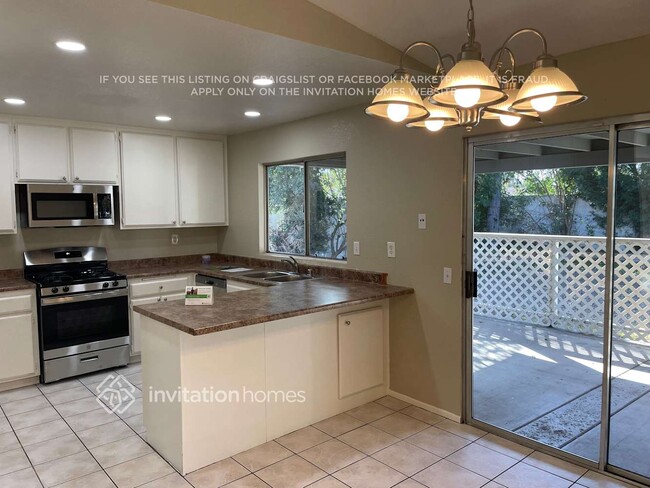 Building Photo - 962 W Mellon Ct