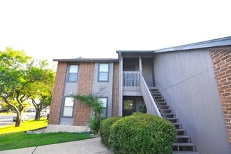 Building Photo - 400 Rawhide Loop