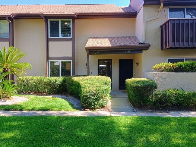 Building Photo - 3827 Pine Cone Cir