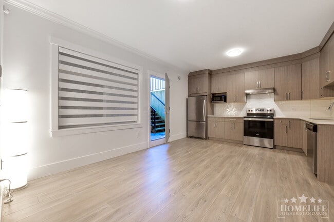 Photo du bâtiment - Recently Built 2 Bed, 1 Bath Basement Suite in South Surrey – 700 Sq Ft of Modern Living Near Mor...