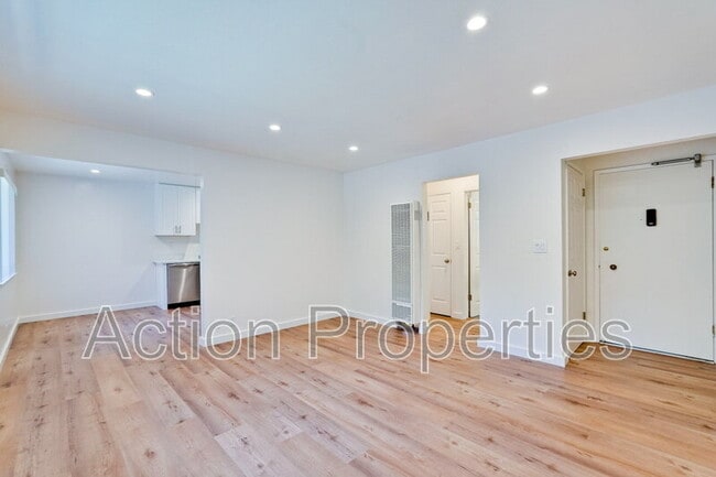 Building Photo - 2186 Carlmont Dr