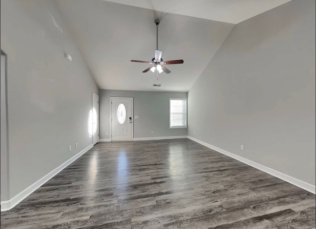 Building Photo - 2010 W Date Tree Rd