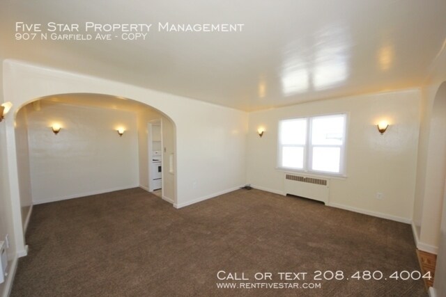Building Photo - 907 N Garfield Ave
