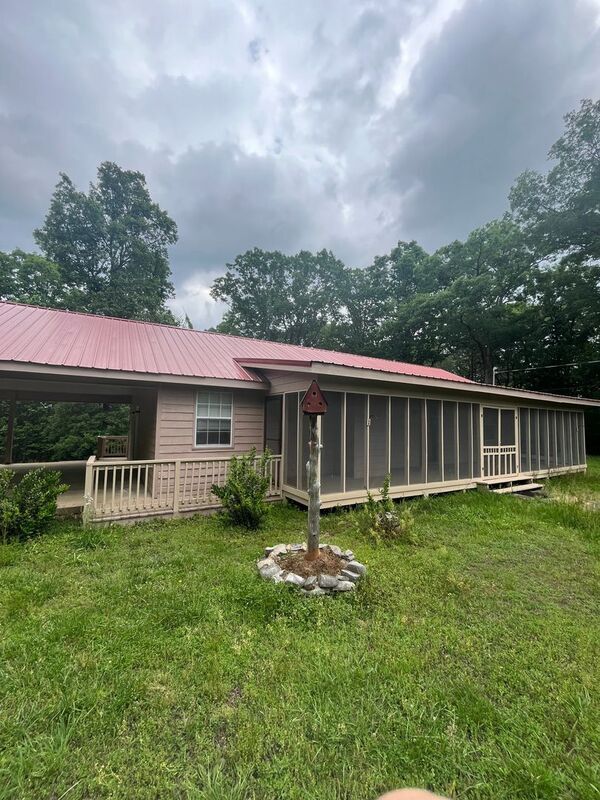 Foto del edificio - 466 Hays Hollow Rd