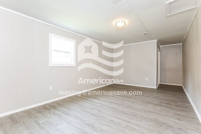 Building Photo - 422 Queen Marie Ln