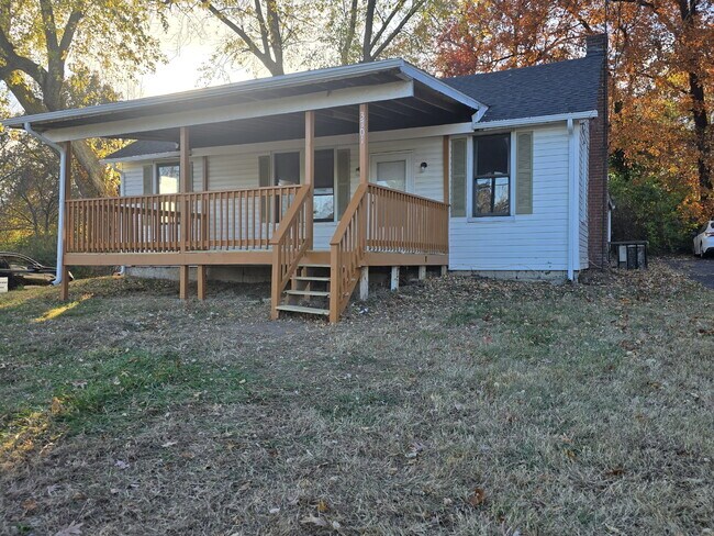 Foto del edificio - Beautiful 3BR/1BA Home on East Edgar Avenue