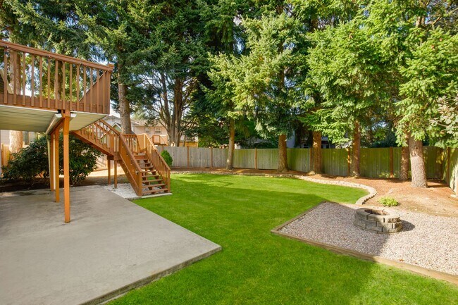 Building Photo - 4 Bedroom Home In Kirkland Neighborhood