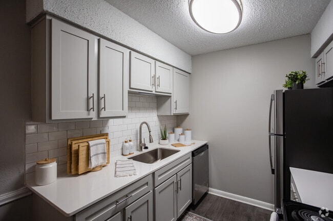 2 habitaciones, 1 baño, 947 pies cuadrados, cocina - The Grove Brentwood