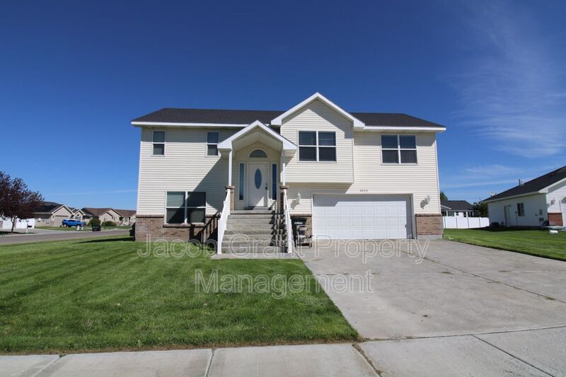 5223 Treyden Cir, Idaho Falls, ID 83406 House Rental in Idaho Falls