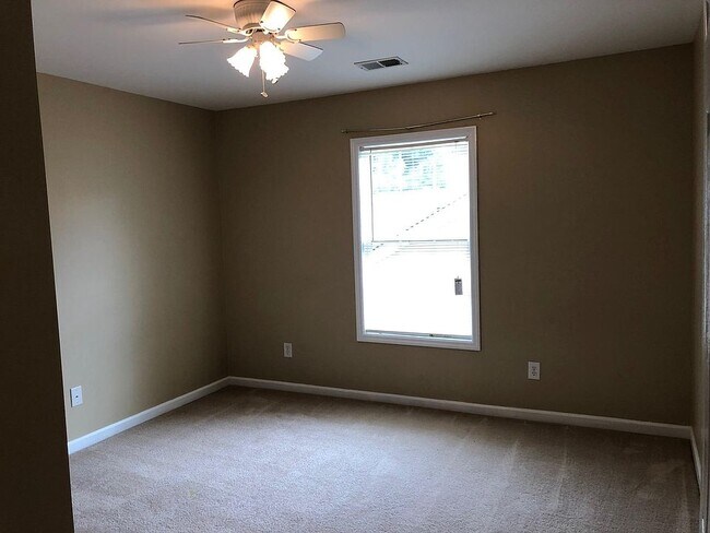 Building Photo - 252 Milford Dr