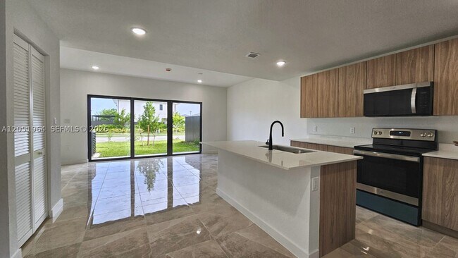 Foto del edificio - 1305 NW 4th Ave