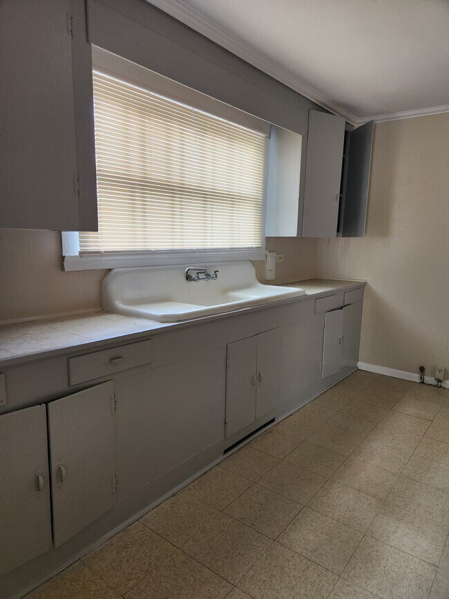 Foto del edificio - 2703 Linwood St