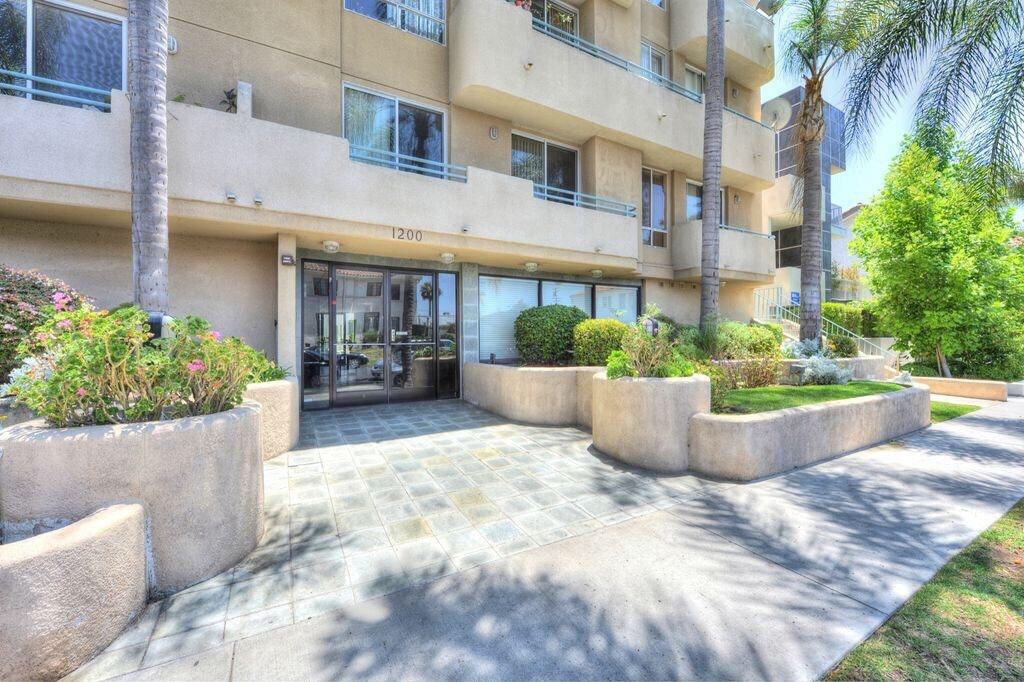 1200 S Corning St Unit 206, Los Angeles, CA 90035 Condo for Rent in