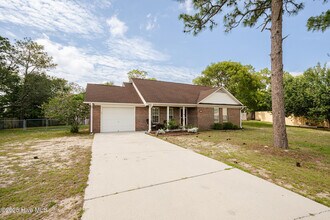 Building Photo - 316 Raye Dr