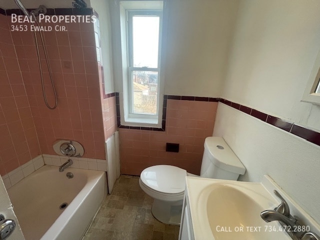 Building Photo - 3453 Ewald Cir