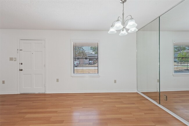 Foto del edificio - 1510 Afton St