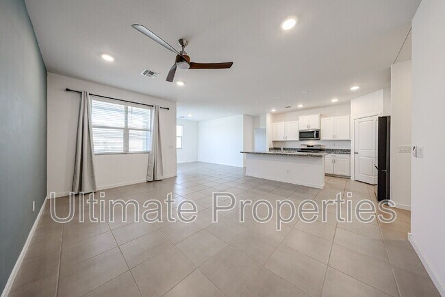 Building Photo - 14466 W Hackamore Dr