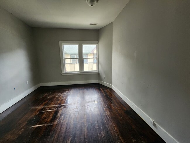 Building Photo - 270 Sherman Ave