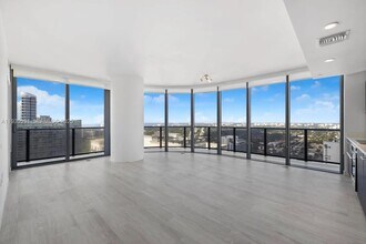 Building Photo - 55 SW 9th St