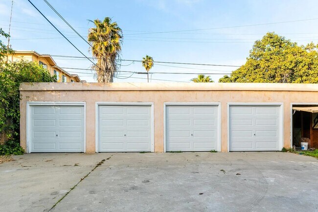 Foto del edificio - Bright and airy 2-bedroom 2-bath in Mid- City